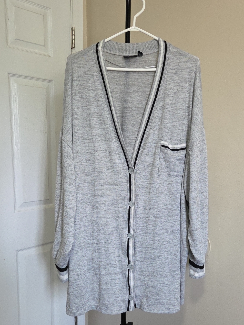 Torrid Plus Size Light Gray Button-Front Women's Cardigan Sweater
